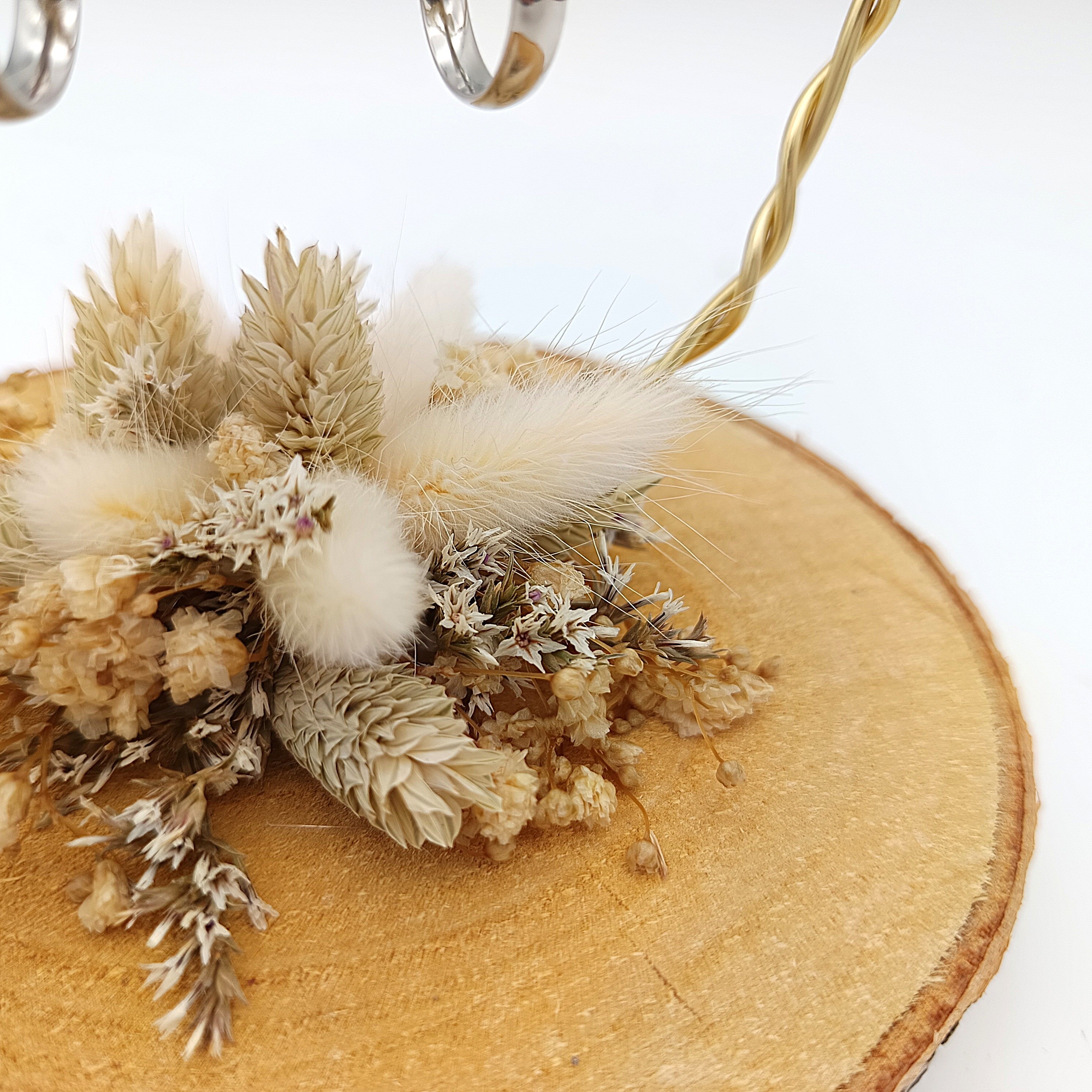 MINI Herz-Ringhalter mit Trockenblumen und Schleierkraut, creme/ weiß handgemacht