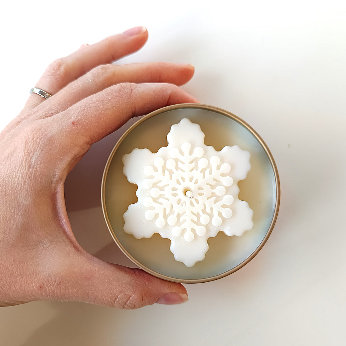 Sojawachskerze Schneeflocke | Weihnachtskerze ohne Duftstoffe