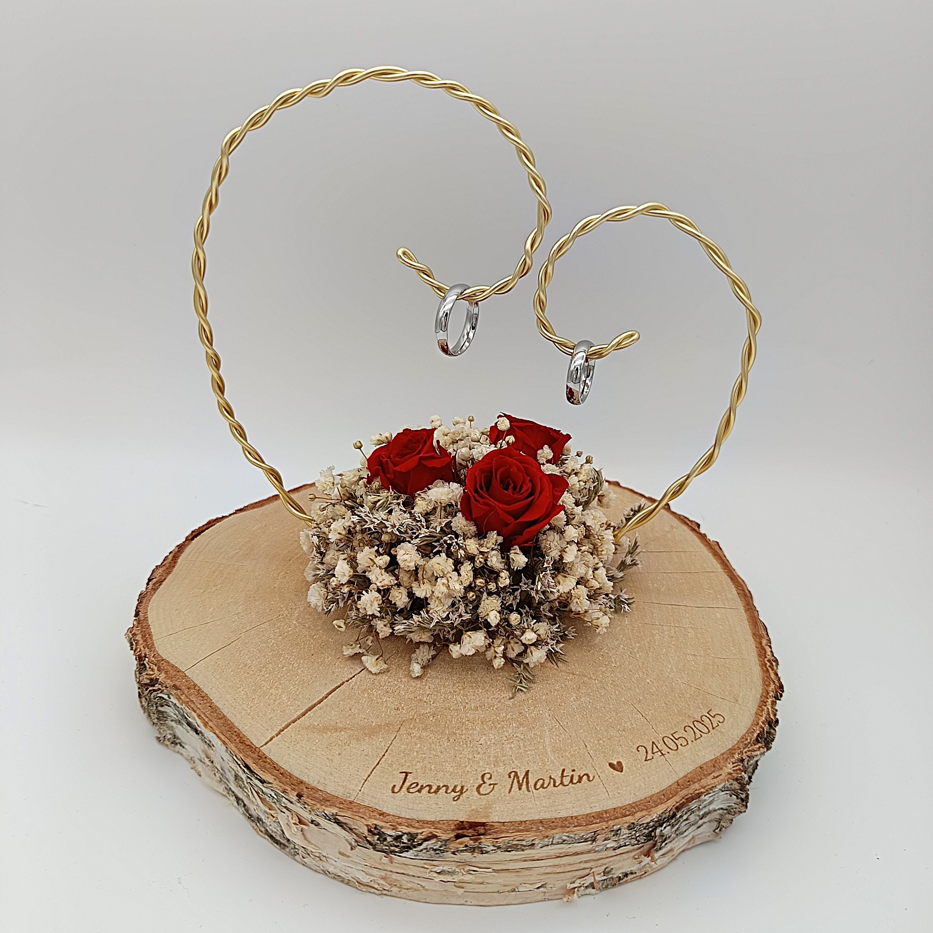 Ringhalter Hochzeit Herz mit roten Rosen und Schleierkraut für Eheringe